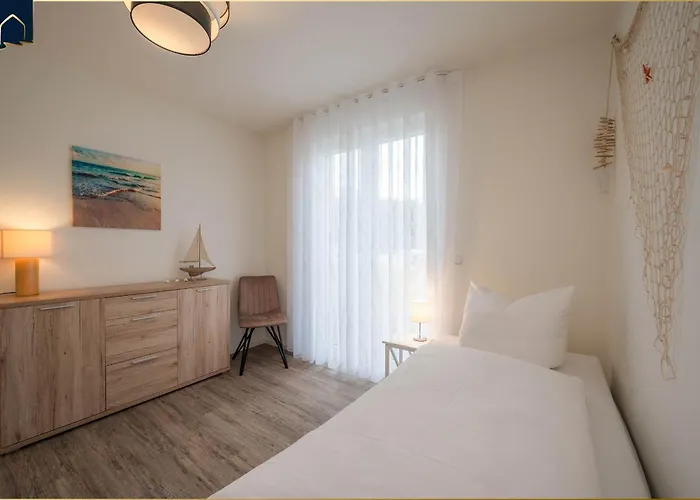 An Der Haffkueste Klippenblick *