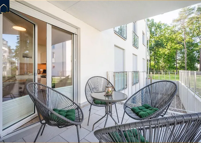 An Der Haffkueste Klippenblick Zirchow